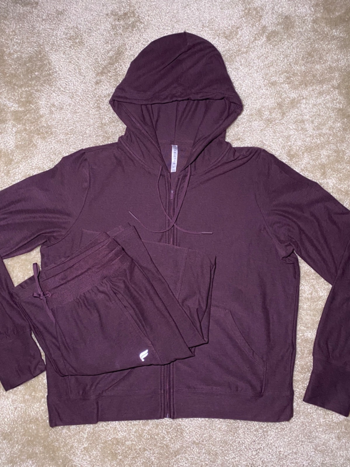 FABLETICS CLOUD JERSEY SET - image 1