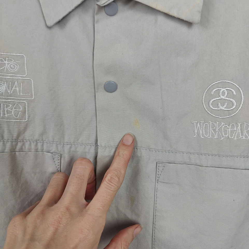 Camisa De Colección Stussy Abotonada Hombres Grande Gris Claro Tribu Internacional Ropa de Trabajo Foto 4 de 4