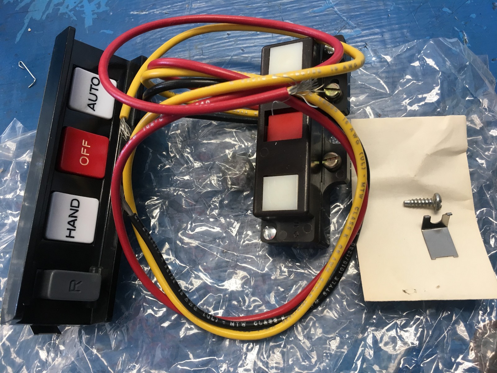 Cutler Hammer C400KG3 Cover Control Kit Hand Off Auto Size 05 New Surplus eBay