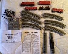 Vintage 1999 Bachmann EZ Track Oval And Athearn Case F7A Freight Train Set