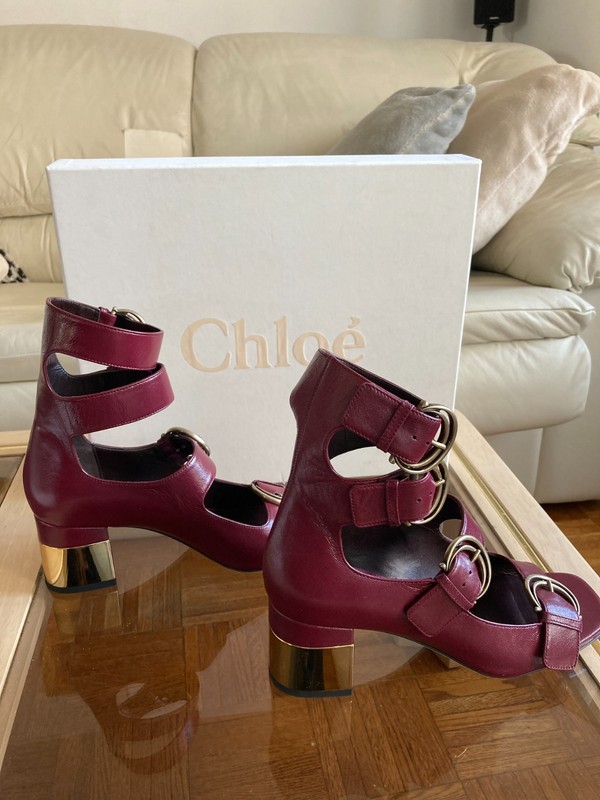 Chloe Alize Gladiator-Style Multi-Buckle Sandal With Gold Heels Size 37.5 - New!