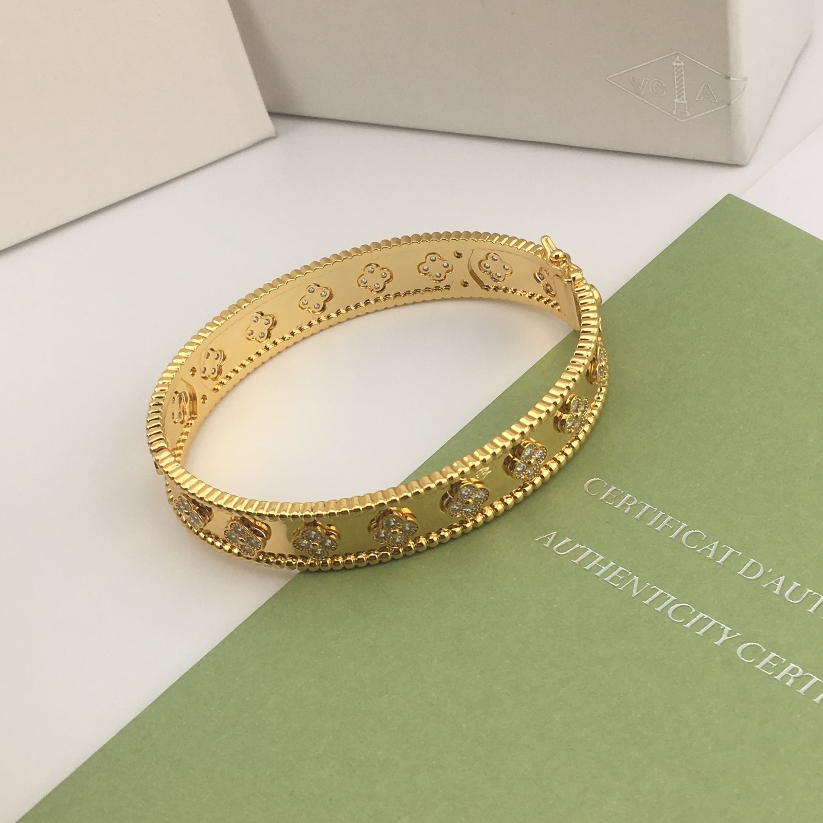 Van Cleef Arpels Diamond Bracelet 17-18K Yellow Gold Luxury Jewelry