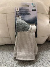 SMARTWOOL WOMEN’S HIKE FULL CUSHION NATURAL CREW SOCKS SIZE SMALL