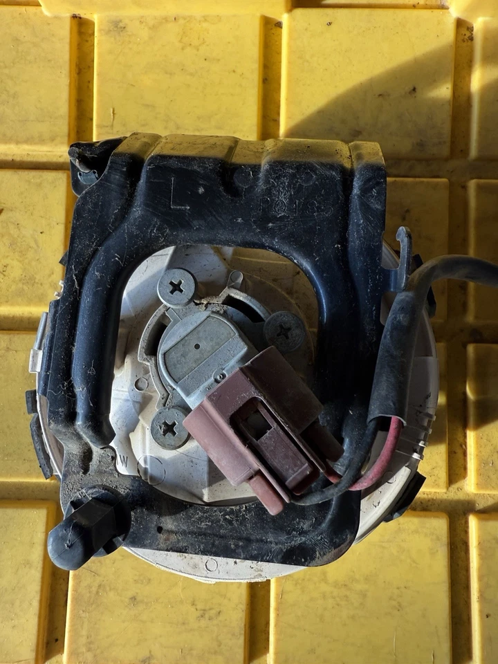 2003-06 Subaru Baja L/R Fog Light Cover Oem Wiring Bulb Used Good Condition - Image 3 of 3