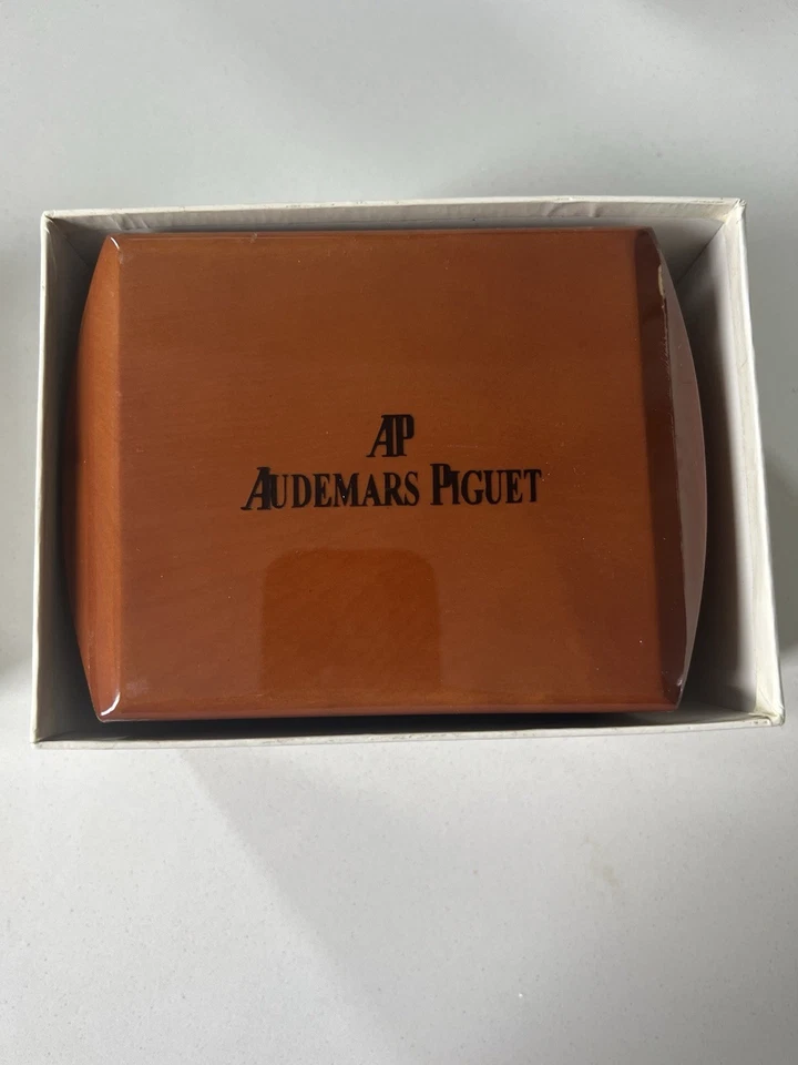 Caja de reloj Audemars Piguet de madera marrón genuina con caja exterior Foto 2 de 4