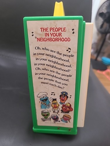 VTG Fisher Price Sesame Street Music Box TV Muppets People In Your Neighborhood - Picture 6 of 9
