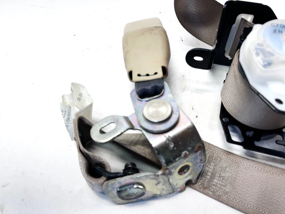 07-12 LEXUS LS460 REAR CENTER MIDDLE SEATBELT SEAT BELT RETRACTOR OEM - Image 2 of 4