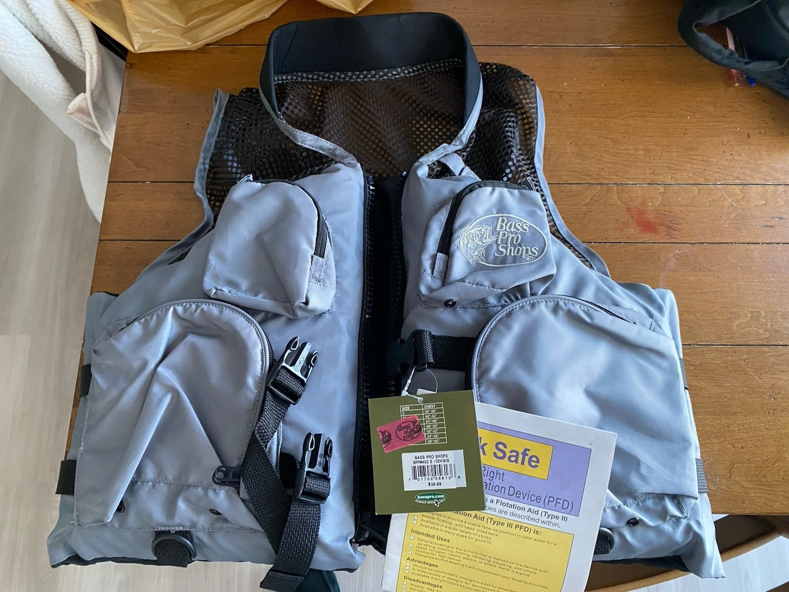 Bass Pro Shops Gray Deluxe Mesh Fishing Vest Size Small NWT Never Seen Water 🎣