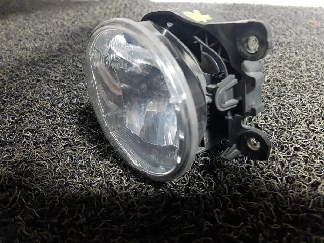 2015 Renault Fluence SM3 Neo SE Right Fog Light - Image 3 of 4