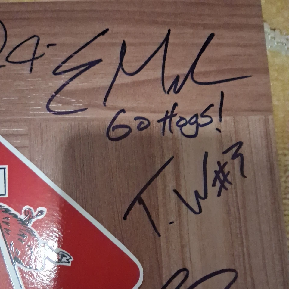 Arkansas Razorbacks 2021-22 Team Signed Floorboard AUTOGRAPHED BY ENTIRE TEAM - Image 3 of 4
