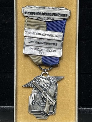 Vintage 1957 MAPLE GROVE GUN CLUB MN .22 Nat. Course EXPERT class 1st Medal