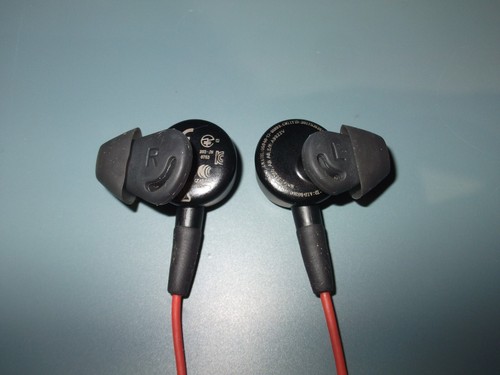 Plantronics Voyager 6200 Bluetooth Headset in Black / Orange - NO DONGLE - Picture 9 of 10
