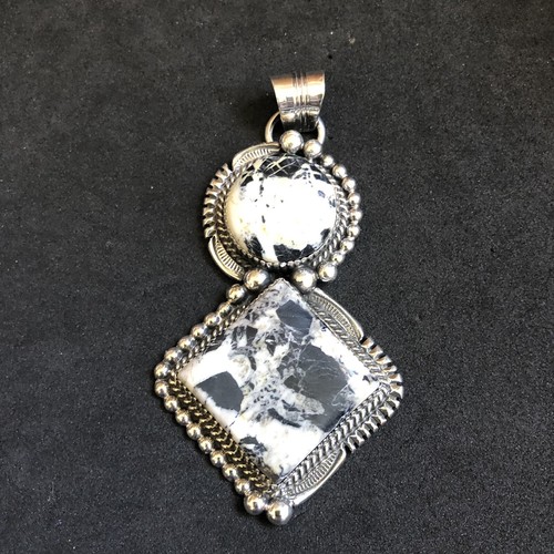 White Buffalo Pendant Sterling Silver Navajo Signed Avin Joe PD2062 - 第 1/4 張圖片