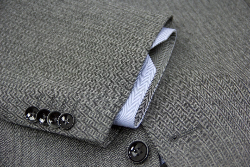 Hugo Boss 2 Button Gray Herringbone Blazer Jacket, US 44R, EU 54 - Image 3 of 4