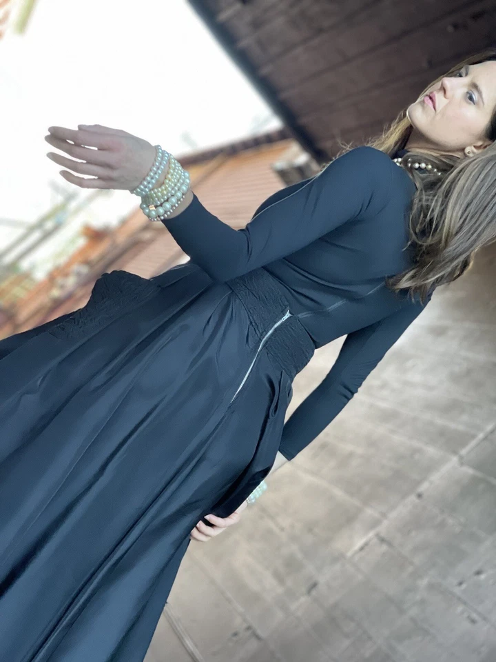 Falda circular negra vintage-satén-acolchada-desgaste nocturno-mediana-cintura 29-mediados de siglo Foto 3 de 4