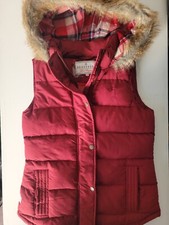 SCALDACORPO DONNA CON CAPPUCCIO BRAKEBURN RIVESTIMENTO PELLICCIA SINTETICA UK8 ROSSO