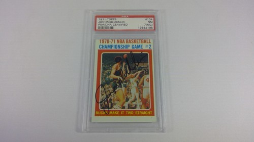 Jon McGlocklin 1971 Topps #134 PSA/DNA Certified Hand Signed Auto Graded 7 (MC) - Picture 1 of 2