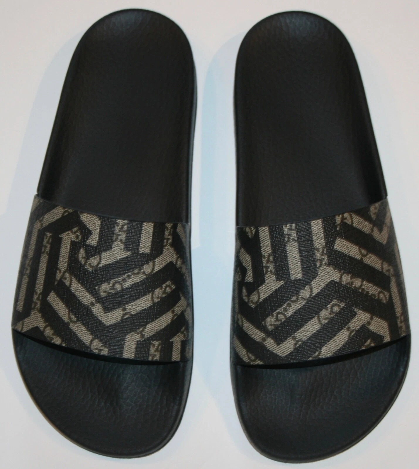Chaussures homme Gucci GG Supreme Caleido Slides neuves