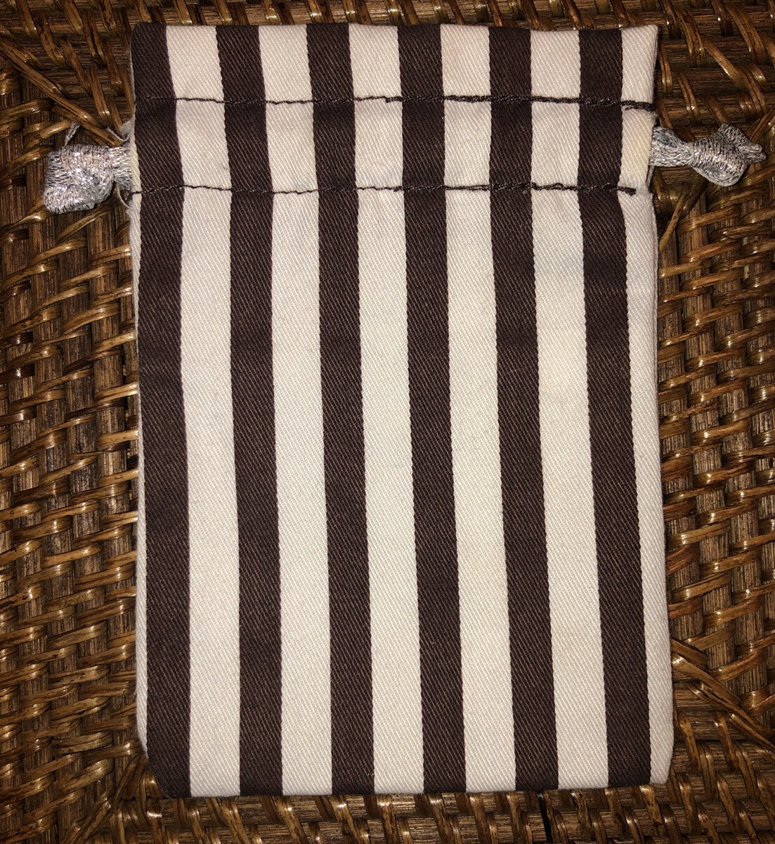 ? Henri Bendel iconic striped dust bag brown & white 6.5” X  display picture 2