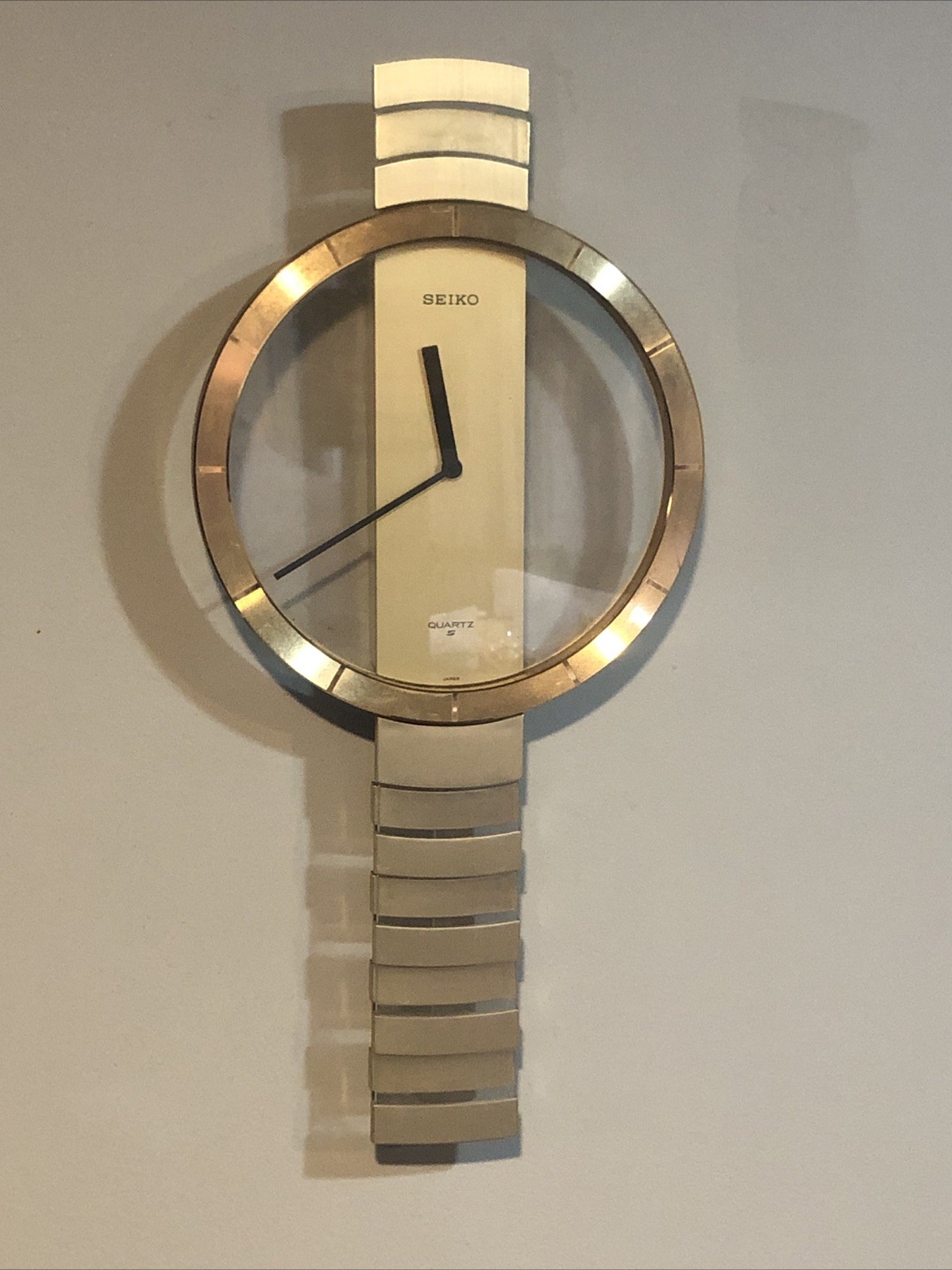 80's GOLD 18.5&quot; CLOCK JAPAN WATCH RARE VINTAGE WALL TALL &amp; QUARTZ SILVER SEIKO - vintagewatches.pk