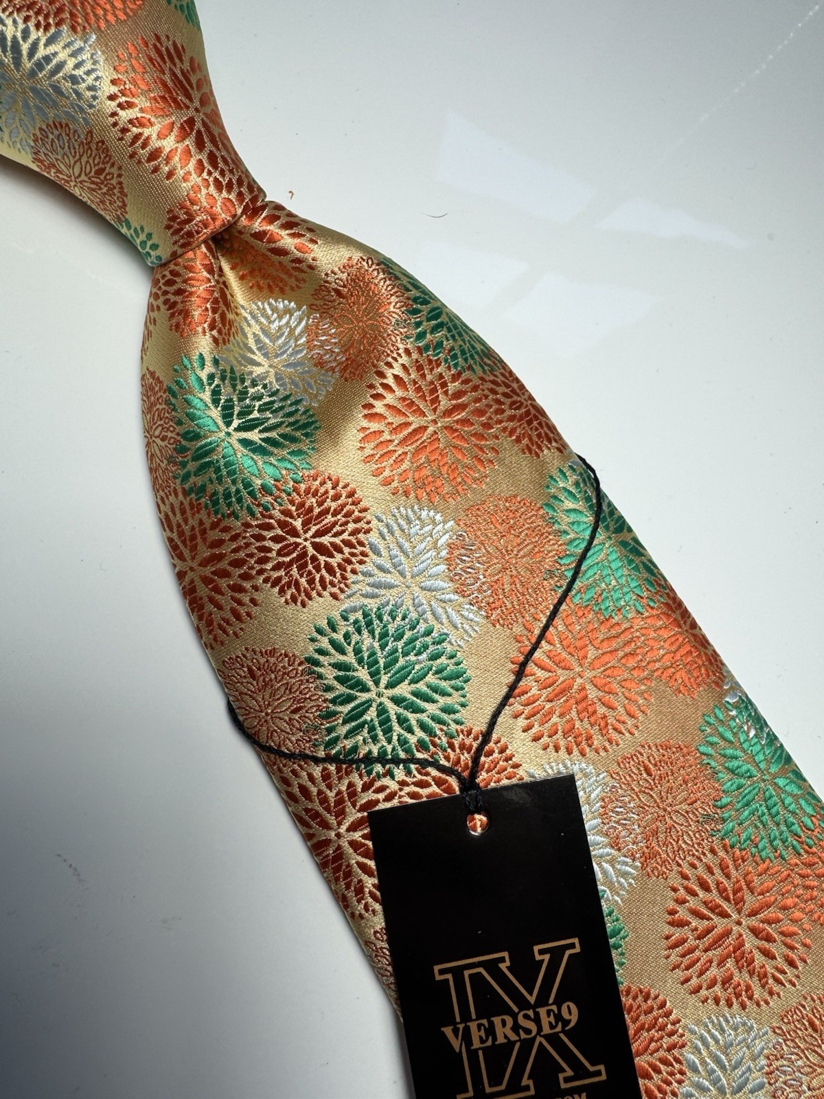 NWT VERSE 9 MULTI COLOR GEOMETRIC STYLE PRINT SILK DESIGNS NECK TIE & HANKY