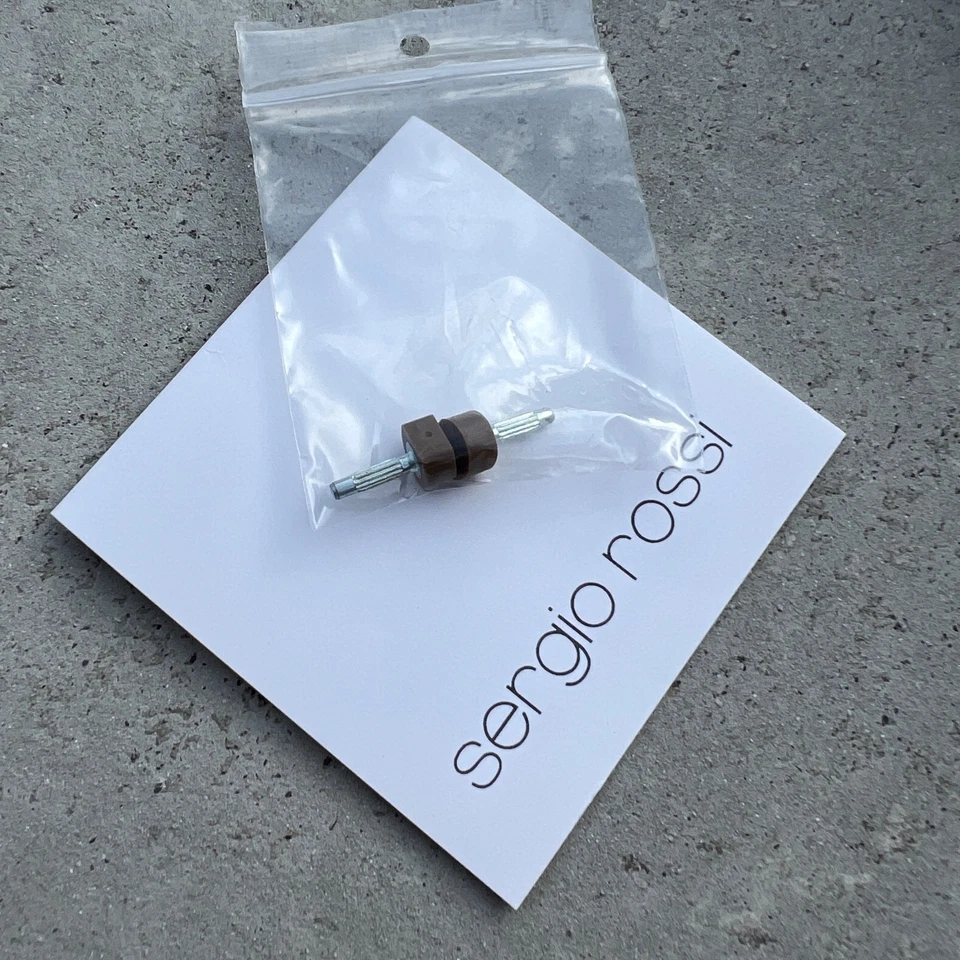 Sergio Rossi | Tacones con tiras de cuero exótico amarillo mantequilla con cuentas blancas rojas (35,5) Foto 4 de 4