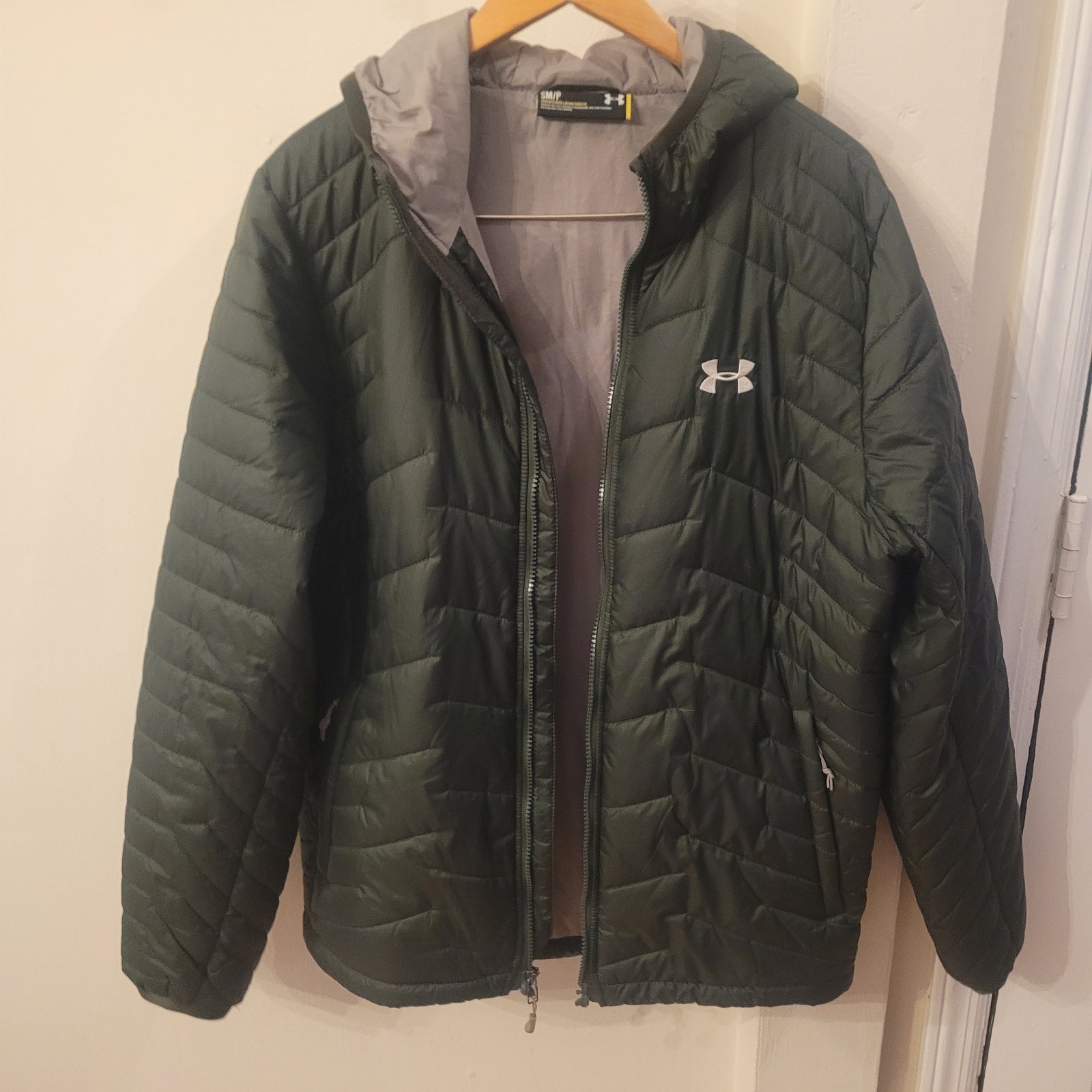 Picture 4 of 24
