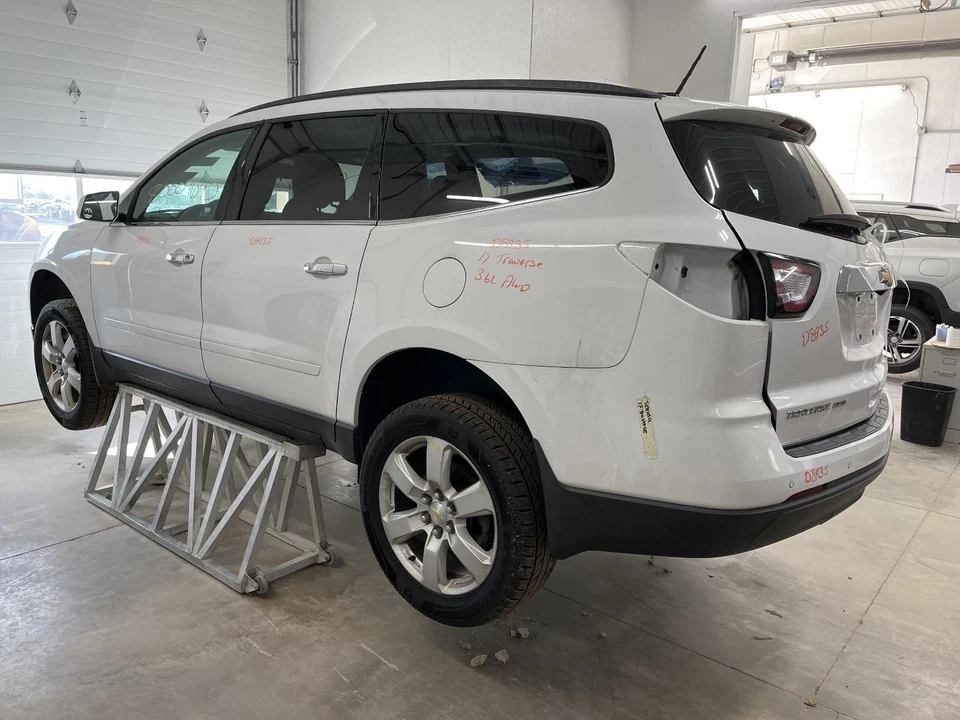 Luz de conducción usada se adapta a: Chevrolet Traverse 2017 grado de conducción antiniebla A Foto 3 de 4