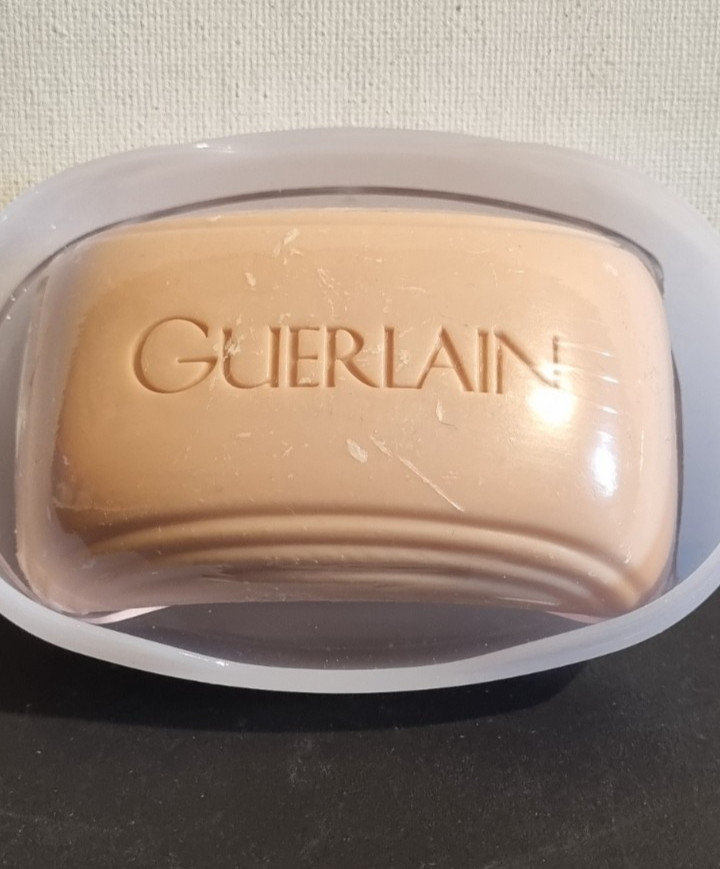 Savon parfumé vintage 100g très rare de grande marque avec son boîtier neuf