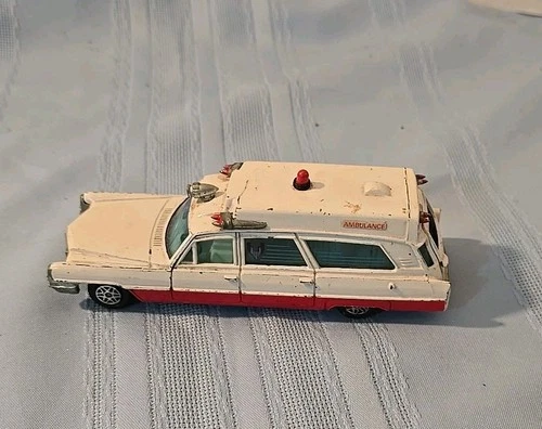 VTG Dinky Toys Superior Cadillac Rescuer Ambulance Metal Toy