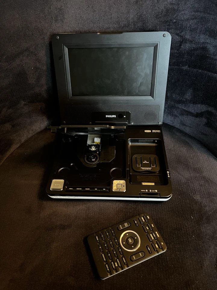 NIFTY Philips Portable DVD Player / iPod Dock DCP750/37   FUN Vintage GADGET - Image 3 of 4