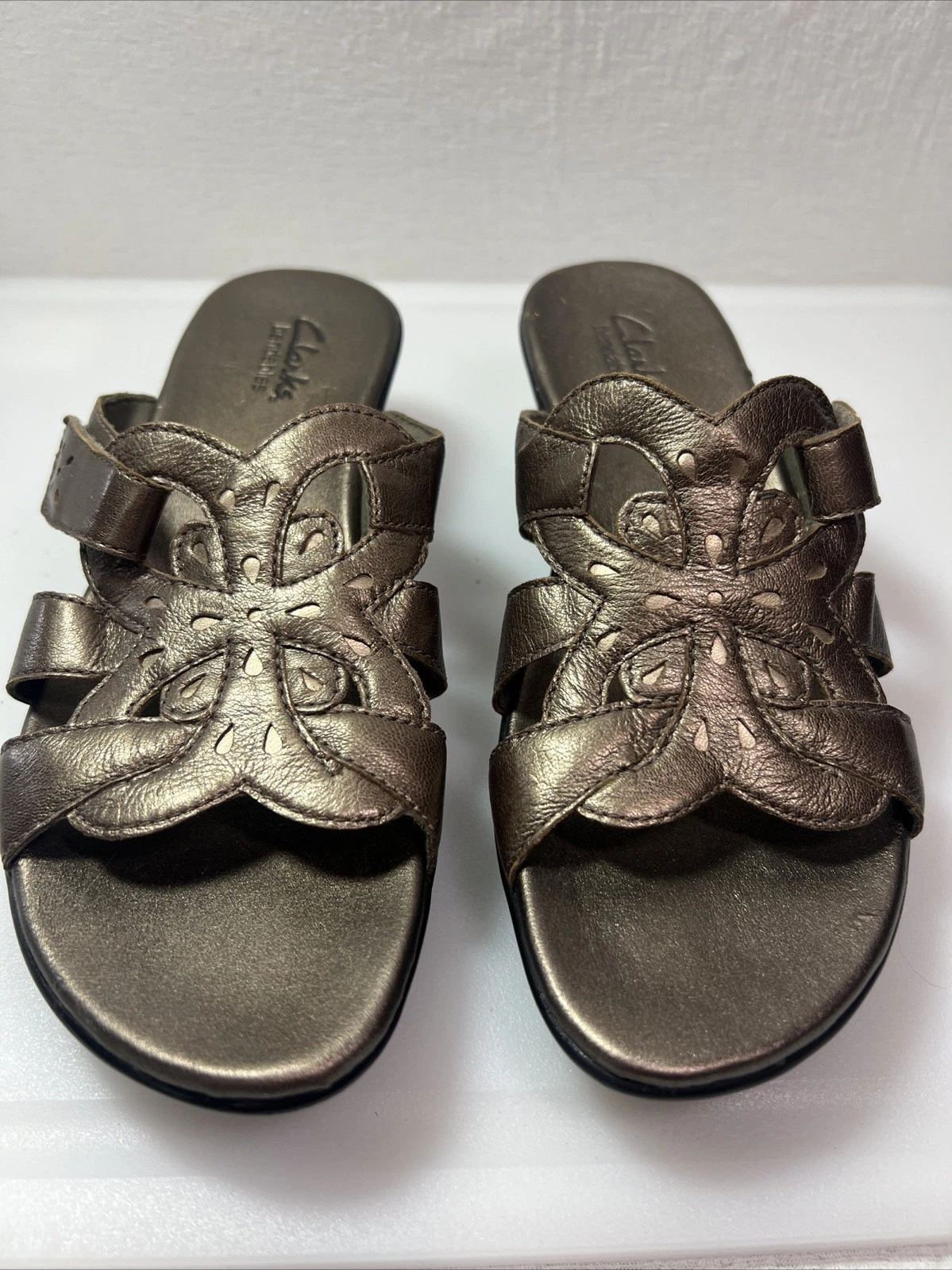 Sandali donna Clarks Bendables floreali slip on pelle metallizzata marrone misura 7m