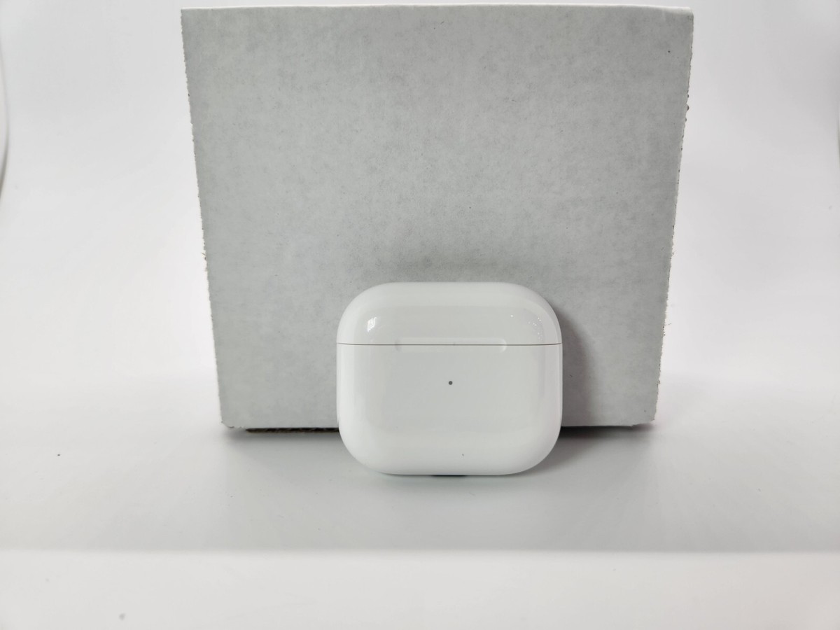 Apple AirPods 3rd Gen MagSafe Replacement Charging Case A2566