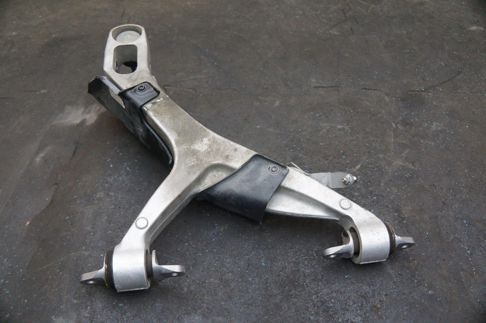 Front Left Lower Control Arm 11b0067cp 13b1257cp Oem Mclaren 570s 2017 Mp4-12c