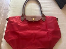 longchamp le pliage tote. Red. Timeless. Great gift!