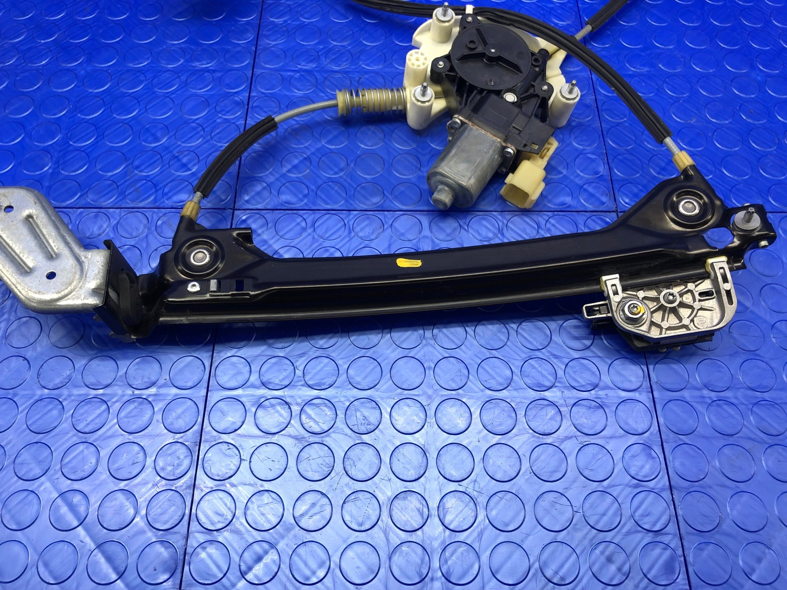 2014-2021 MASERATI QUATTROPORTE REAR LEFT DOOR WINDOW GLASS REGULATOR W/MOTOR