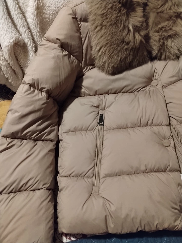 Chaqueta/abrigo acolchado DKNY para mujer pequeño nuevo con etiquetas ¡SE VENDE POR $320! Foto 3 de 4