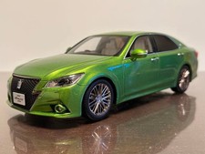 1/18 KYOSHO Toyota Crown Hybrid Athlete S minicar