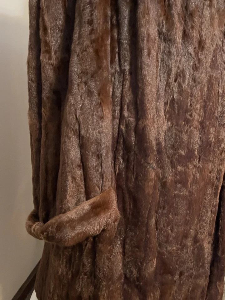 Precioso abrigo visón The Hudson Bay Company rojo marrón vintage para dama Lg Foto 3 de 4