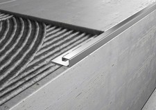 Profili in ACCIAIO sezione quadra per gradini. Barra 2.5 m