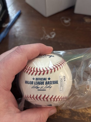 Ivan Rodriguez Signed Baseball JSA AUTHENTIC - Picture 5 of 8
