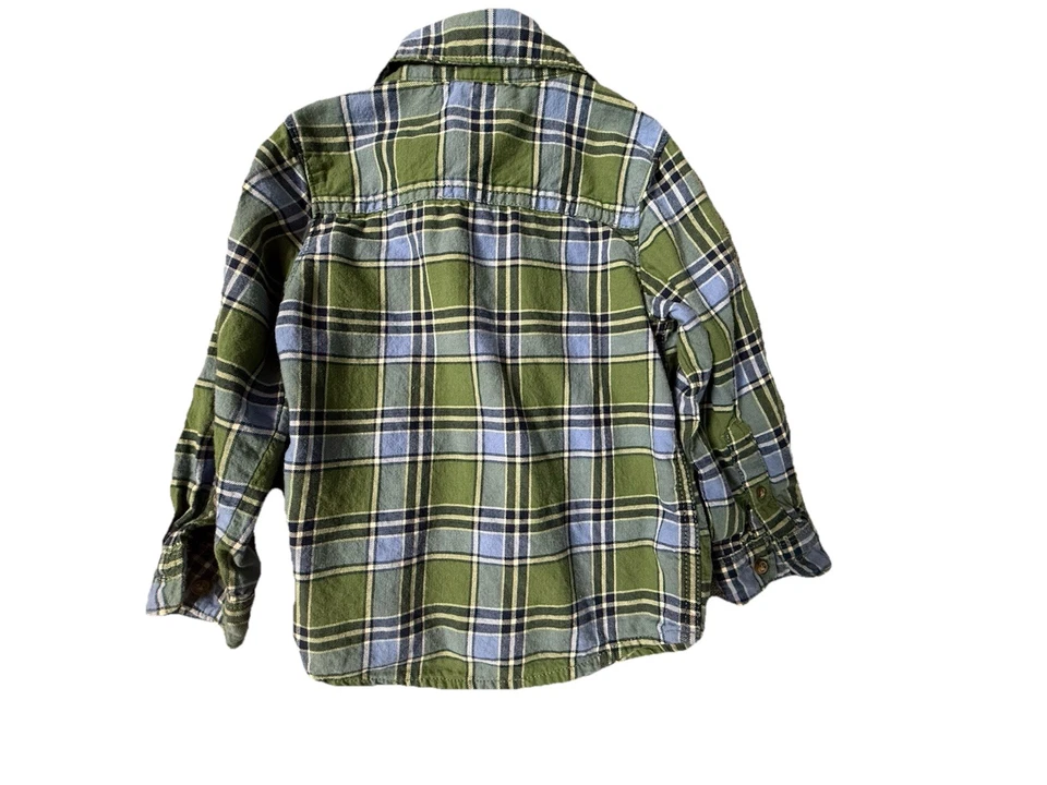 Camisa Carter’s para niño 100 % algodón Foto 2 de 4