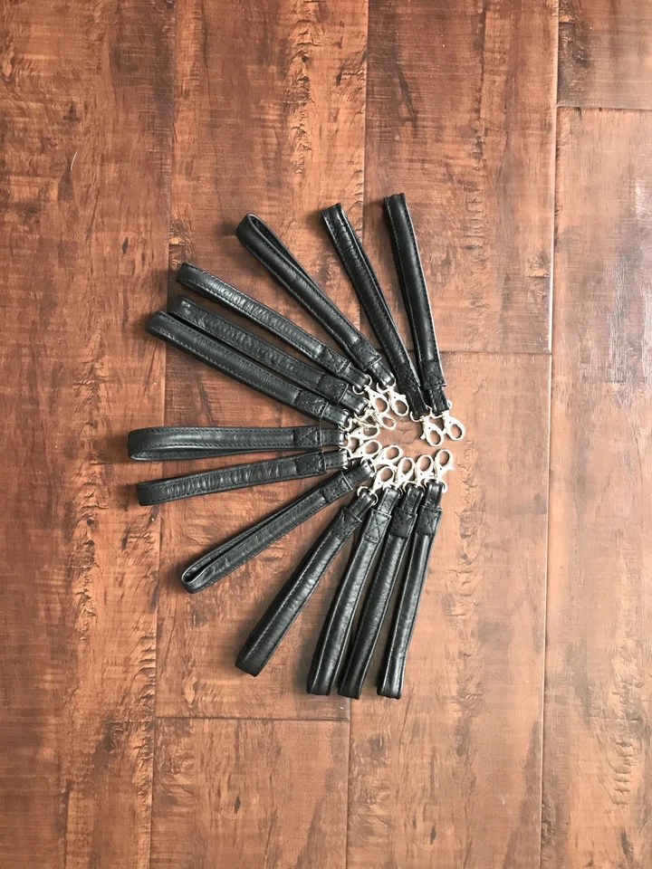 正品黑色皮革腕带钥匙扣包带钥匙包礼物送给他 — 第 2/4 张图片