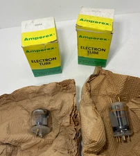 Lot Of 2 Vintage Amperex Electron Tubes 8624 8505A Made In USA Gold Pin w/ Boxes