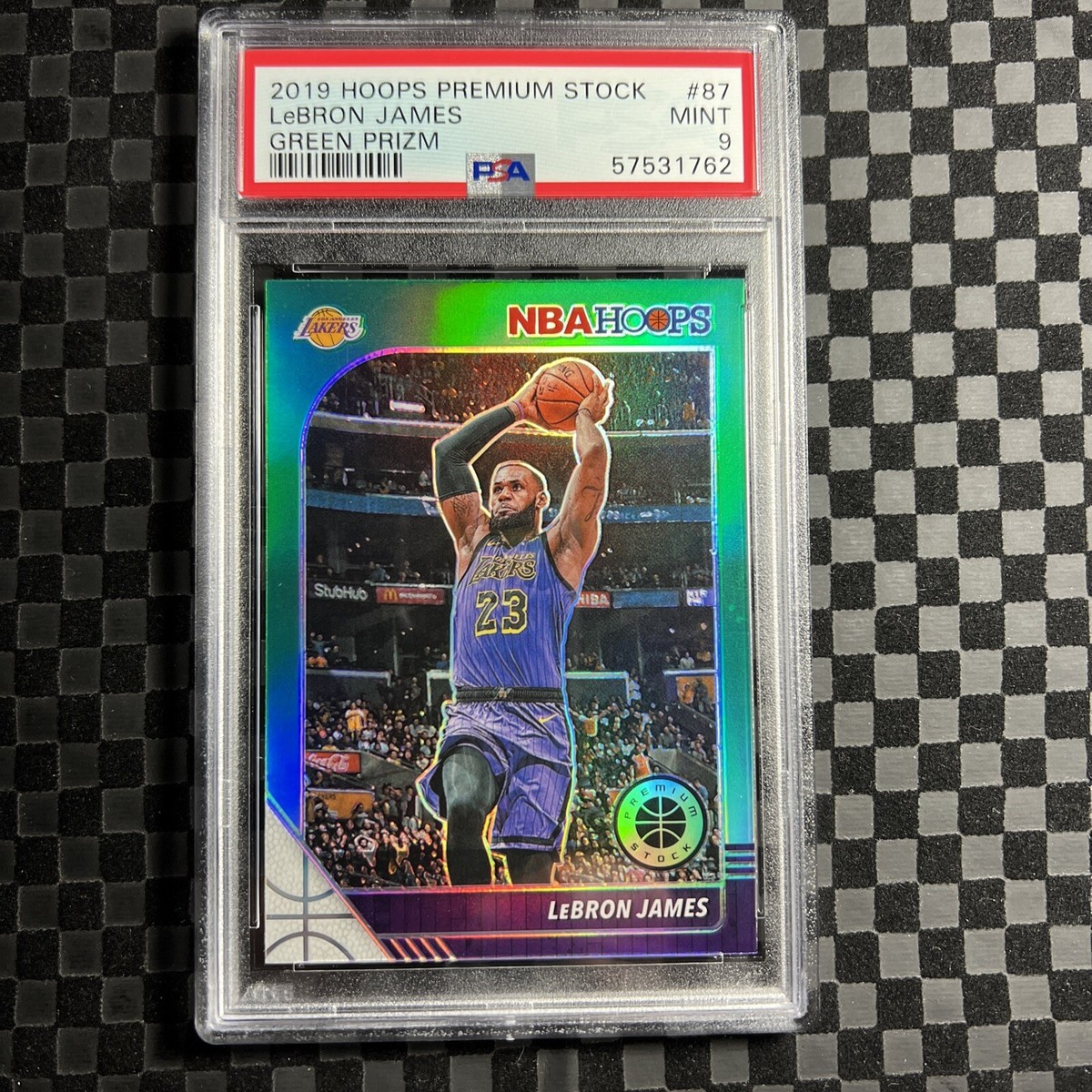 2019 Panini Hoops Premium Stock Green Prizm #87 LeBron James - Main Image
