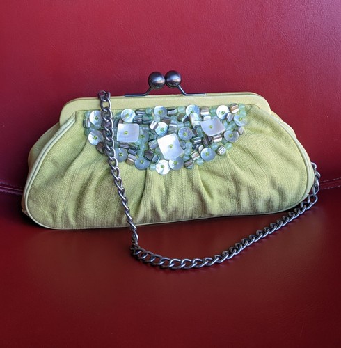 TOMMY BAHAMA Green Kiss Lock Closure Clutch Handbag PURSE Shell accent - Picture 12 of 16