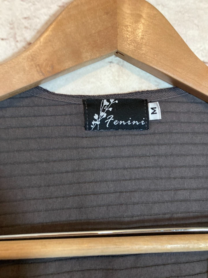 Top Fenini Lagenlook para mujer gris medio texturizado acanalado frente abierto asimétrico Foto 4 de 4