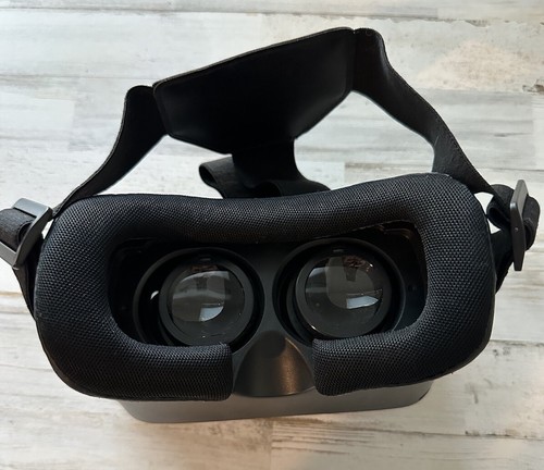 Cynoculars Virtual Reality Headset - Picture 7 of 8