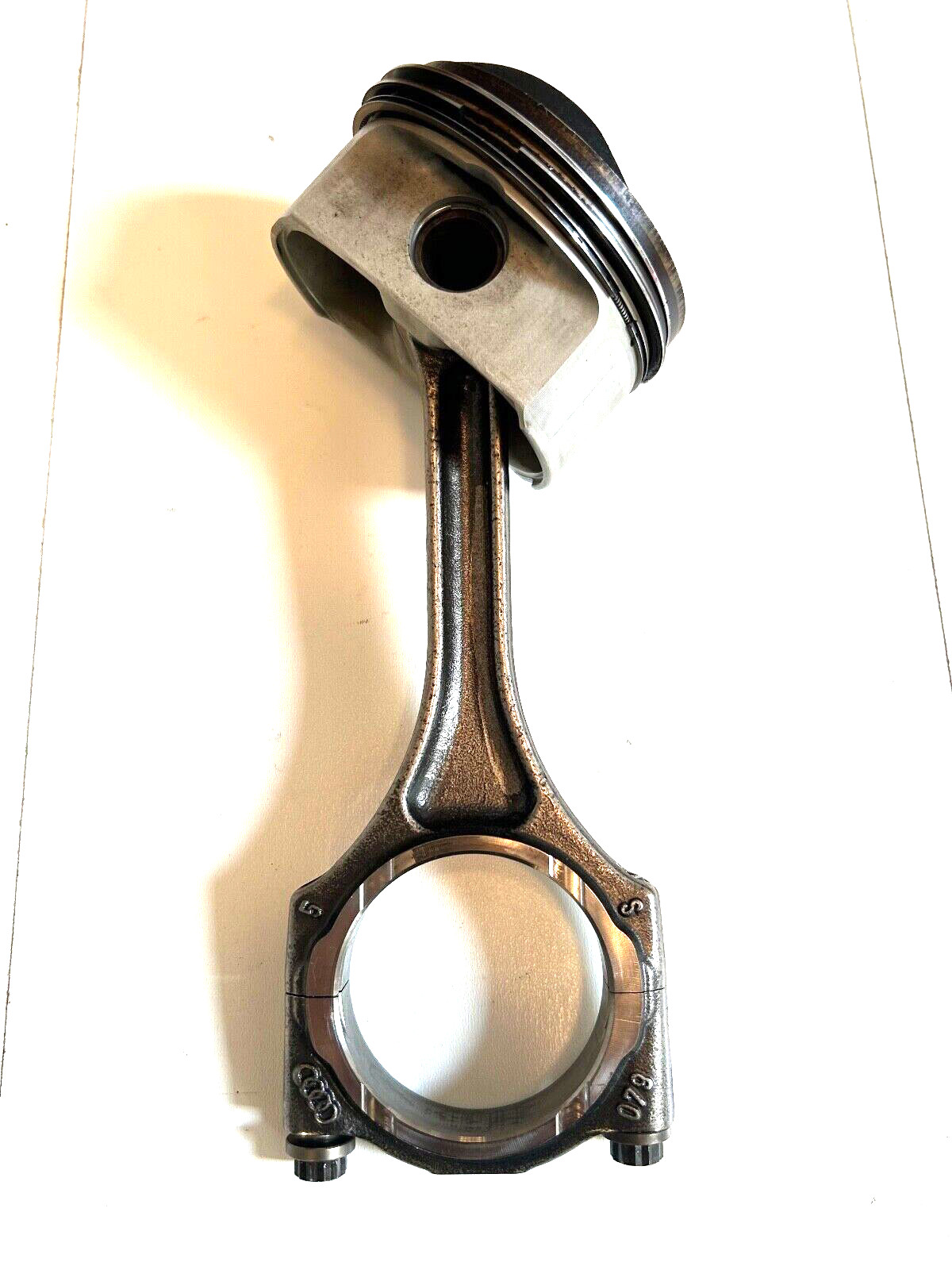 2008 AUDI R8 4.2L LEFT PISTON WITH CONNECTING ROD 079107065 CYL 5-8