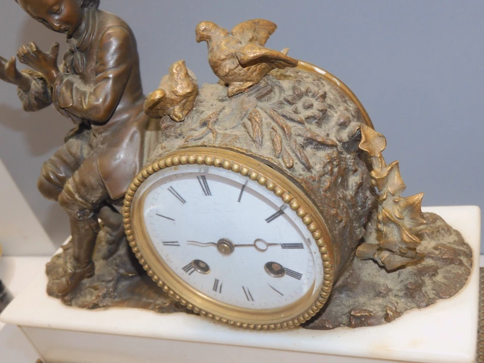 -ANCIENNE PENDULE A POSER MARBRE BLANC SUJET BRONZE XIXe jus de grenier D - Photo 4/4